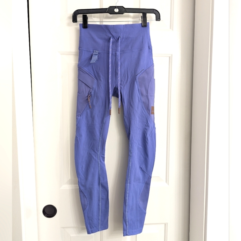 Lululemon Cargo Super High Rise Trail Hiking Legging, Abraison Resistant, Size 4